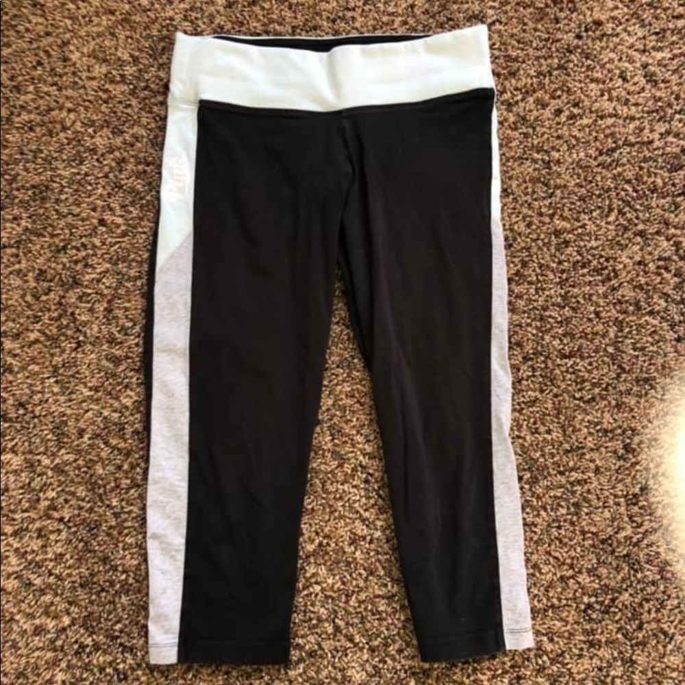 VS Pink Cropped Leggings